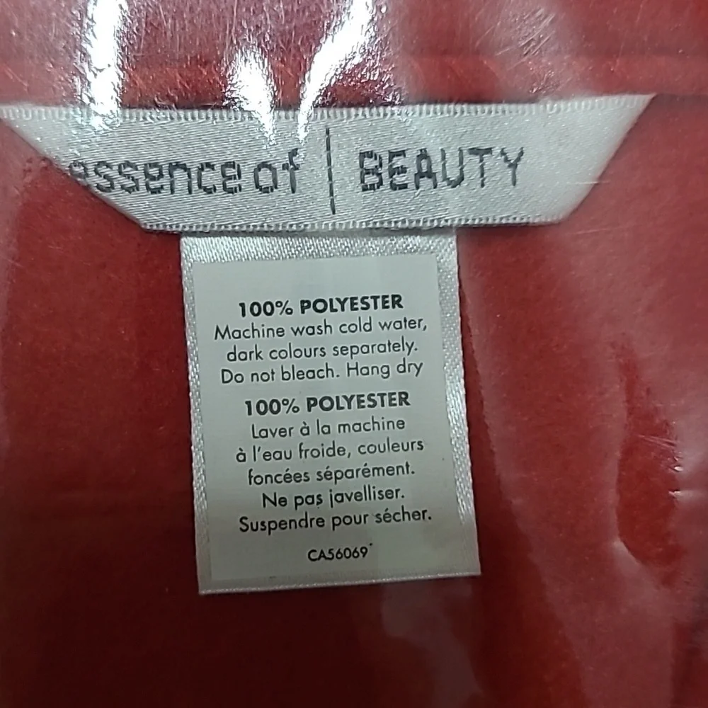 NWT Red Robe - Picture 7 of 8